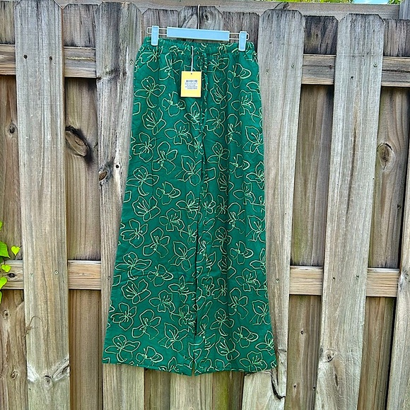 Charlie Holiday Pants - Anthropologie Charlie Holiday chic palazzo floral pants size 4